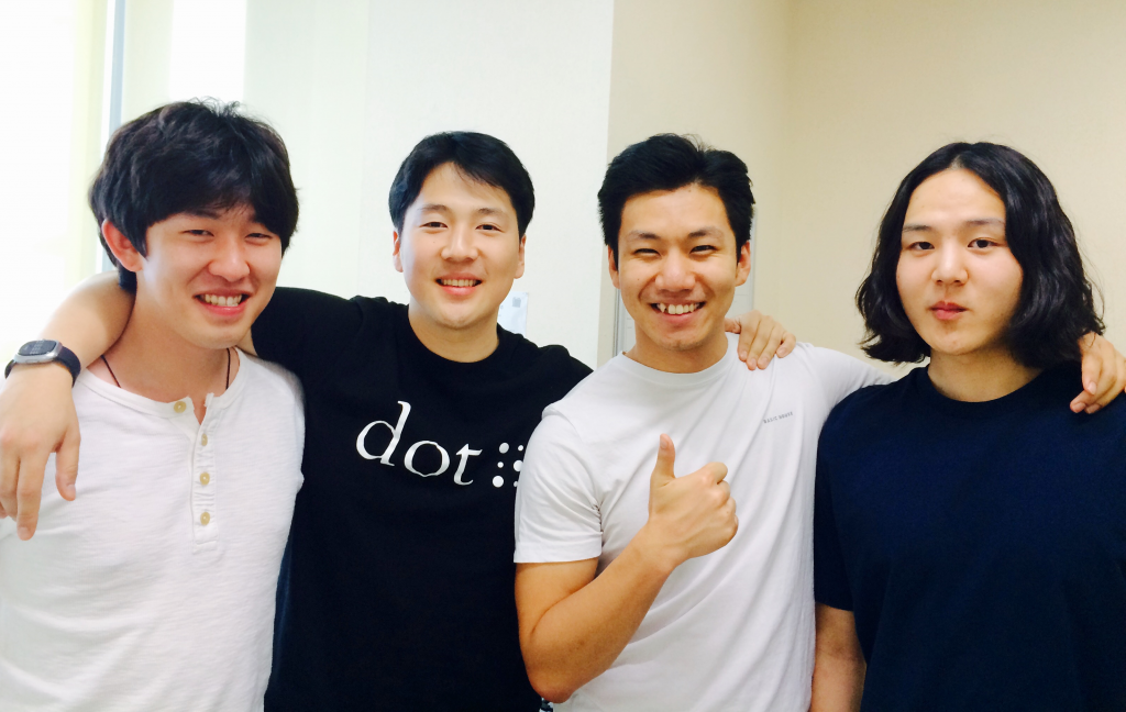 왼쪽부터 주재성 리드 디자이너, 김주윤 대표, 성기광 CTO, 임주환 소프트웨어 dev