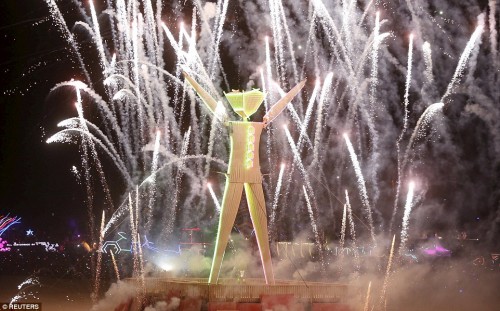 2C042BD100000578-0-image-a-10_1441551471328