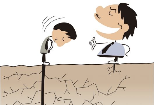 멋 부리는 대표 vs 돈 벌어본 대표