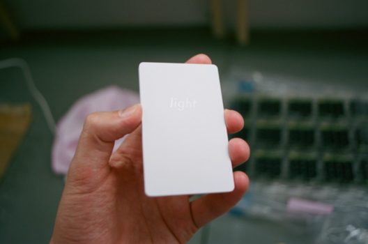 오직 통화만…초소형 휴대폰