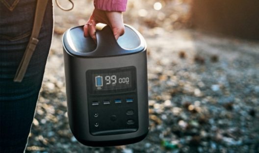 1년도 거뜬…비상용 휴대 배터리 찾는다면