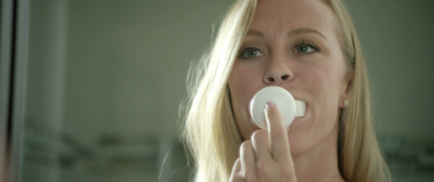 10초면 알아서…꿈같은 전동 칫솔