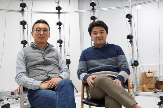 가상현실에서 외로움 던다