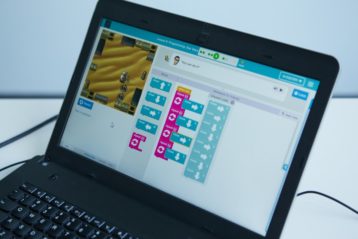 초등 코딩 교육 의무화 “코딩상품 쏟아진다”