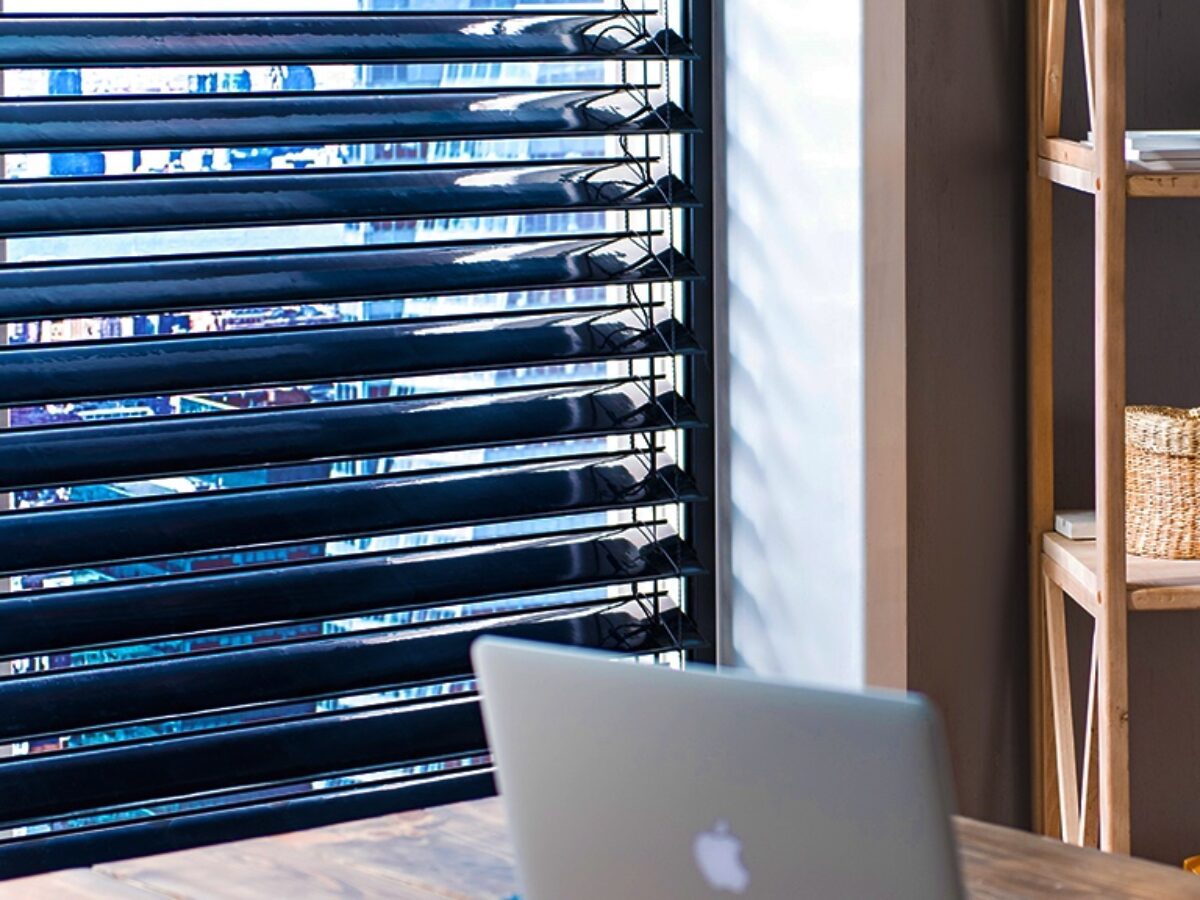 스마트 블라인드, 알고 보니 태양전지 패널