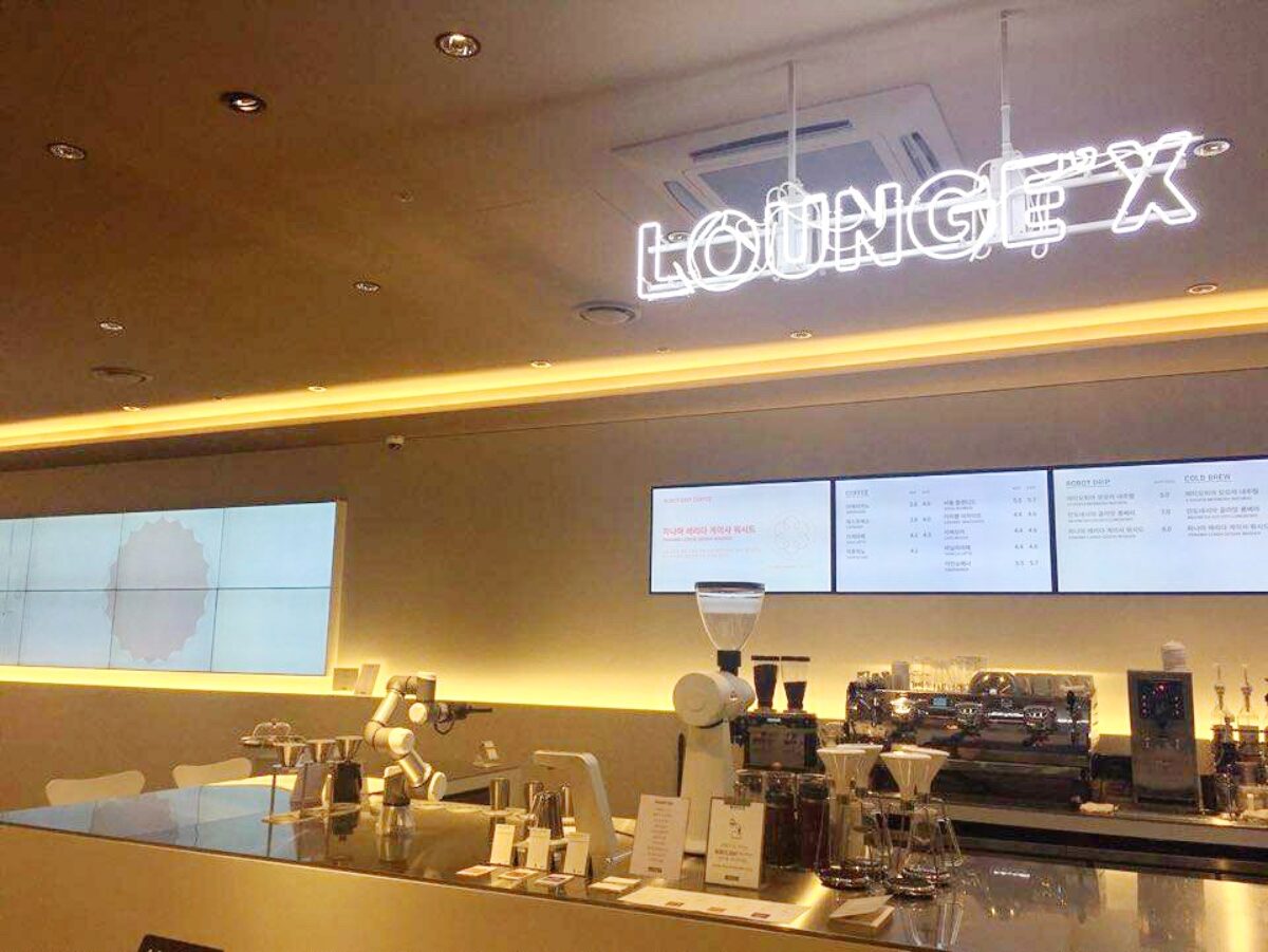 암호화폐 결제 지원하는 로봇 카페