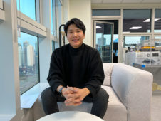 냄새 덮는 방향제의 대안, 흡착식 탈취제 시장을 열다