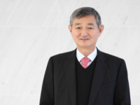 코스맥스 이경수 회장 "IMF 위기를 기회로... 글로벌 24개 공장으로 성장"