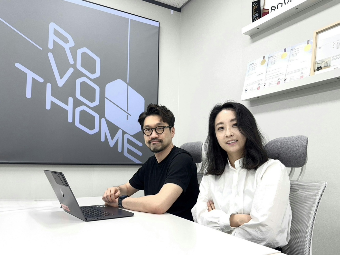 '벽과 천장이 춤추는 집' 로봇가구 마법사 강희진 '로보톰(Rovothome)'... - 뉴스 썸네일 이미지