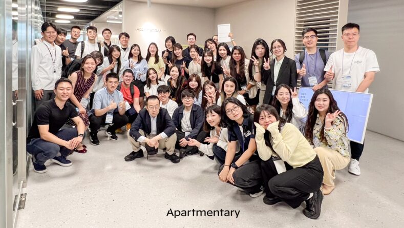 < 방문자 단체 사진 >