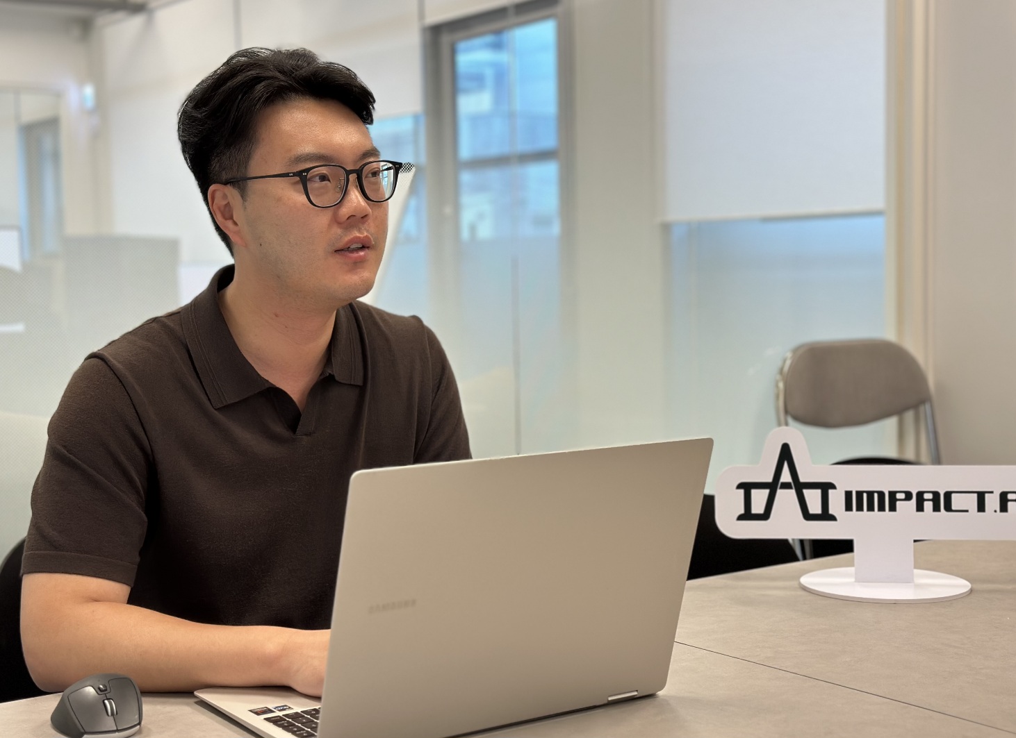 'AI 저울 위에 광고 예산을 올리다', 박성혁 임팩트에이아이 대표 - 뉴스 썸네일 이미지