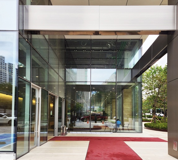 에스앤아이가 리모델링한 LG 마포빌딩 1층 전경 <이미지=에스앤아이코퍼레이션>