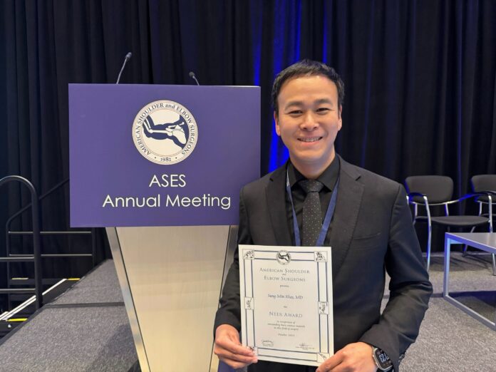 잇피 이성민 대표, 미국견주관절학회 '찰스 S. 니어 어워드' 수상 - 뉴스 썸네일 이미지