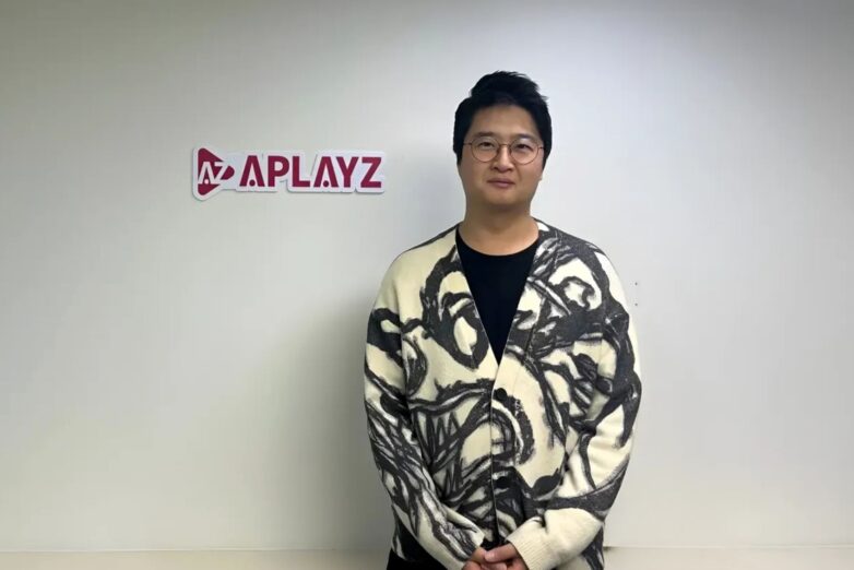 CEO Jeongjin Bae in front of the Applayz logo, leading the rise of AI-driven spatial audio.