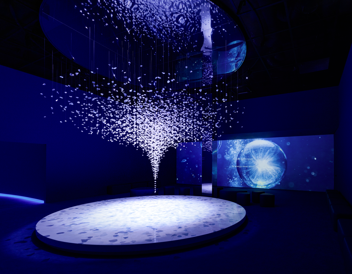 반도체 폐기물이 예술로… APEC 에너지 외교 현장에서 주목받은 작품 뒤엔 한국 스타트업이 있었다